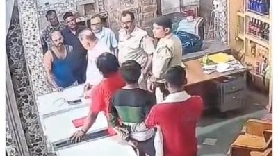 जबलपुर सहायक आबकारी आयुक्त संजीव दुबे पर मारपीट और धमकाने का आरोप, ठेकेदार अजय सिंह बघेल ने मुख्यमंत्री से की शिकायत