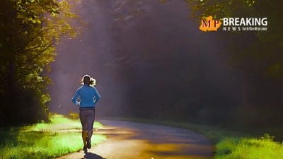 सुबह घूमने जाने के लिए नहीं छूट रहा है बिस्तर? तो आजमाइए ये तरीके