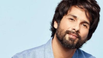 लॉर्ड्स क्रिकेट ग्राउंड में शाहिद कपूर ने घुमाया बल्ला, वायरल तस्वीरों ने सोशल मीडिया पर मचाया धमाल