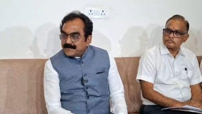 PWD मंत्री राकेश सिंह का अजीब बयान,”जब तक सड़कें रहेंगी तब तक गड्ढे होते रहेंगे”, निर्माणाधीन पुलों की जाँच के लिए बनेगी कमेटी