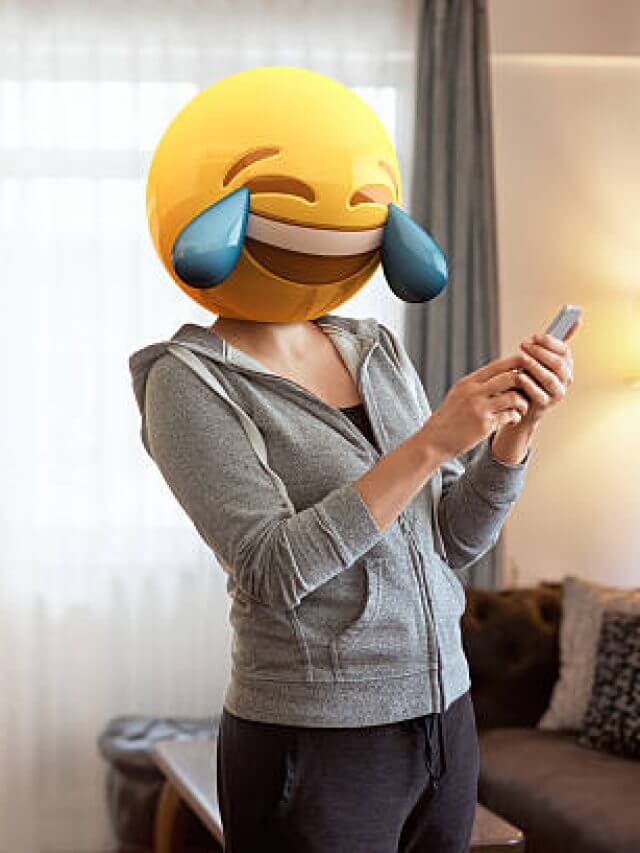 दोस्तों से बातें हों या प्यार का इज़हार चैट में खूब चलते हैं ये टॉप 8 इमोजी जानते हैं इनका मतलब