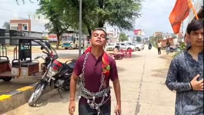 खाटू श्याम का ‘सबसे अनोखा भक्त’! 27 घंटे तक कई किलो की जंजीरों में जकड़ा चला, मंदिर पहुंचा केशव