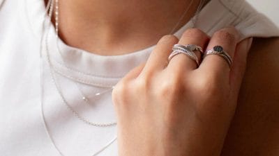 चांदी के गहनों को इन ट्रिक्स से करें साफ, 5 मिनट में बनाएं एकदम नया और चमकदार!