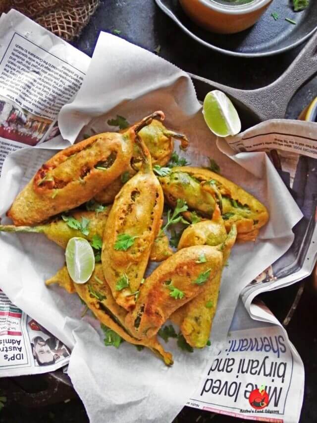 महंगाई बढ़ी दाम चढ़ फिर भी मिर्ची वड़े का स्वाद और क्रंच वही विदेशियों को भी खूब भाता है