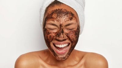 कॉफी में मिलाकर लगाएं ये 2 कमाल की चीजें, कुछ ही दिनों में दिखेगा ग्लो और स्किन बन जाएगी बेदाग