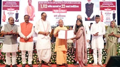 UPSSSC चयनित 1134 युवाओं को मिले नियुक्ति पत्र, योगी बोले- एक स्वस्थ व्यक्ति ही ‘सशक्त समाज’ और ‘समर्थ राष्ट्र’ का निर्माण करता है