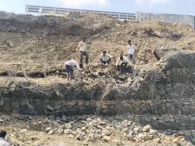 Ratlam News : 8 लेन दिल्ली-मुंबई एक्सप्रेस-वे का हिस्सा बारिश से धंसा, अधिकारियों ने दी जानकारी