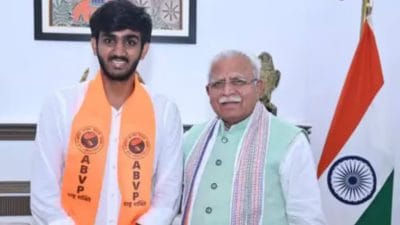 DUSU अध्यक्ष आर्यन मान बहादुरगढ़ पहुंचे, कुलदेवता से लिया आशीर्वाद और मनोहर लाल से की खास मुलाकात