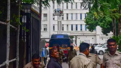 मुंबई में नकली विधायक बनकर सरकारी सुविधाएं लेने वाला शख्स गिरफ्तार, मामले की जांच शुरू