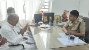 दिग्विजय इसलिए दिग्विजय हैं…भाजपा विधायक के पुत्र एकलव्य गौड के फरमान के खिलाफ पूर्व मुख्यमंत्री ने सौंपा एफआईआर के लिए ज्ञापन