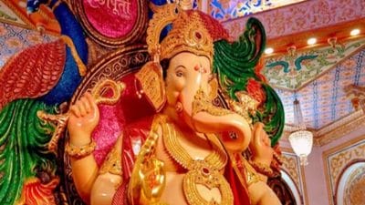 सीतामढ़ी में गणपति पूजा पंडाल में ‘फायरिंग’, बीजेपी विधायक बाल-बाल बचीं, देखें वीडियो और जानें क्या है असली वजह?