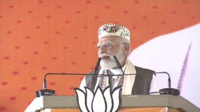 PM Modi का कांग्रेस पर हमला, बोले-“इनकी चोरी की आदत ऐसी है कि अब जननायक की उपाधि की चोरी करने में जुटे हैं”