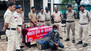 मध्यप्रदेश पुलिस ने किया अंतर्राज्यीय चोर गिरोहों का पर्दाफाश, जेवर सहित 31.5 लाख की संपत्ति बरामद