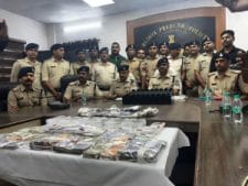 मुरैना पुलिस ने किया सनसनीखेज डकैती का खुलासा, नगदी, सोने-चांदी के आभूषण,अवैध हथियार सहित लगभग 20 लाख का सामान बरामद