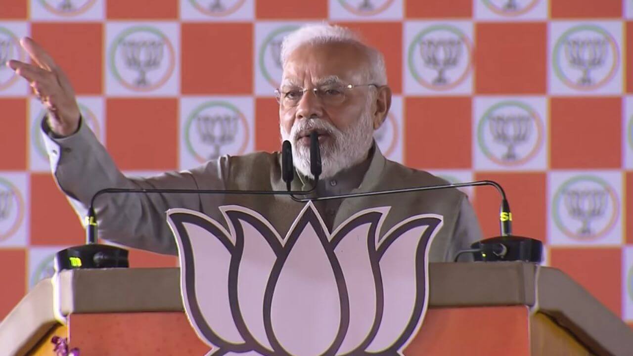 बिहार के आरा में पीएम मोदी की चुनावी रैली, बोले- राजद ने कांग्रेस से मुख्यमंत्री पद छीन लिया