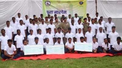 बीजापुर में 51 नक्सलियों ने किया आत्मसमर्पण, अब मुख्यधारा में लौटेगा 66 लाख का इनामी समूह