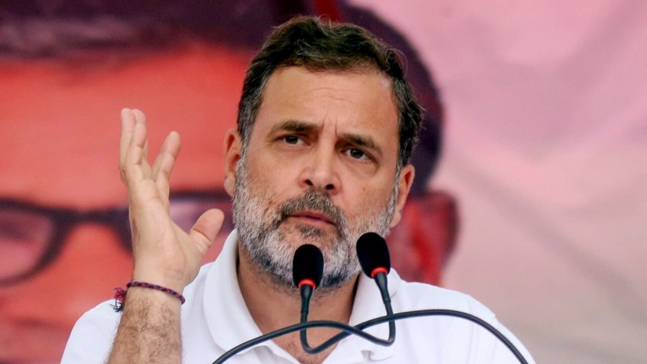 राहुल ने मोदी पर कसा तंज, ‘वोट के लिए स्टेज पर नाचेंगे’; यमुना तालाब को क्यों बताया ड्रामा