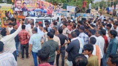 सोयाबीन की सही कीमत नहीं मिलने से फूटा किसानों का गुस्सा, हाईवे पर किया चक्का जाम, सरकार से की ये मांग