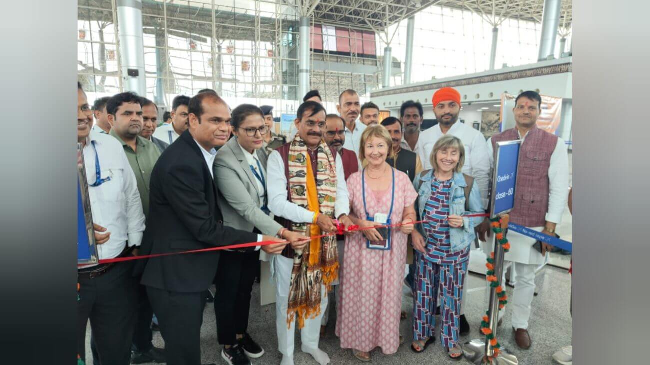 इंडिगो ने शुरू की दिल्ली-खजुराहो-वाराणसी उड़ान, सांसद वीडी शर्मा ने यात्रियों को दी शुभकामनाएं