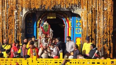 भाई दूज पर बंद हुए केदारनाथ धाम के कपाट, छह माह तक ऊखीमठ में होगी पूजा