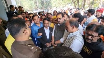 जारी है IAS संतोष वर्मा का विरोध, अब एमपी के इस जिले में ब्राह्मण समाज ने जताया आक्रोश, पुलिस में दिया शिकायती