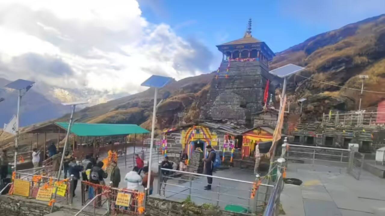 तृतीय केदार श्री तुंगनाथ मंदिर के कपाट शीतकाल के लिए बंद, मक्कूमठ के लिए रवाना हुई भगवान की डोली