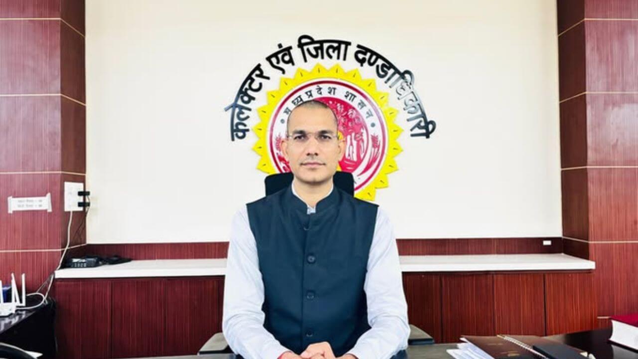 वीडियो कॉल से कलेक्टर ने चैक की अटेंडेंस, बहाने सुनकर लगाई फटकार, लापरवाह कर्मचारियों को किया निलंबित