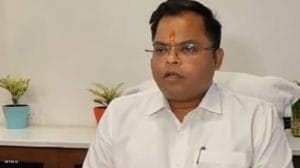 महू में बड़ी कार्रवाई! दो महिला पटवारी और एक कर्मचारी सस्पेंड, दिखा कलेक्टर का सख्त रवैया