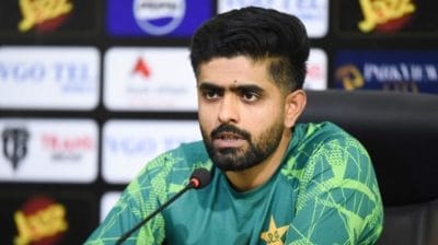 अंतिम ओवर में 10 रन बचाने के लिए बुमराह या नसीम शाह में से किसे चुनेंगे आप? बाबर आजम का जवाब सुनकर हैरान रह जाएंगे आप