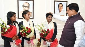T20 World Cup 2025: सीएम डॉ. मोहन यादव ने दृष्टिबाधित विजेता क्रिकेटर्स सुषमा, सुनीता और दुर्गा से की मुलाकात, दी बधाई, कहा “बेटियों ने उत्कृष्ट खेल से प्रदेश और देश का गौरव बढ़ाया”