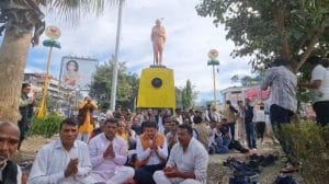 महात्मा गांधी का नाम हटाने से भड़की कांग्रेस, मंजीरें, शंख बजाकर किया प्रदर्शन, BJP पर साधा निशाना