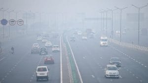 जहरीली हुई दिल्ली-NCR की हवा.. तुरंत प्रभाव से GRAP-4 लागू, इन चीजों पर लग सकता है प्रतिबंध