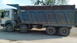 ग्वालियर में दर्दनाक हादसा: धूप सेंक रहे 90 वर्षीय बुजुर्ग पर पलटा गिट्टी से भरा डंपर, मौके पर मौत