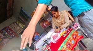 छतरपुर जिला जेल में वसूली का वीडियो वायरल, जेल प्रहरी पुष्पा अहिरवार निलंबित होकर सतना अटैच