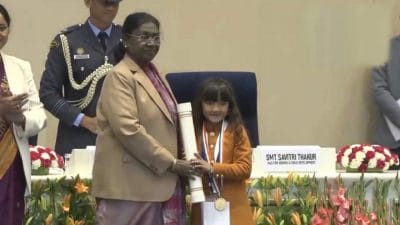 वीर बाल दिवस पर राष्ट्रपति द्रौपदी मुर्मू ने बच्चों को प्रदान किया प्रधानमंत्री राष्ट्रीय बाल पुरस्कार, सीएम डॉ. मोहन यादव ने किया साहिबजादों को नमन