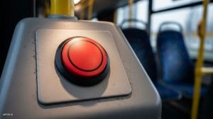 कमर्शियल वाहनों में VLDT लगाना अब अनिवार्य, राज्य सरकार ने जारी किया आदेश, बटन दबाते ही पहुंचेगी सहायता