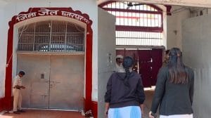 छतरपुर जिला जेल में बंदी की आत्महत्या के बाद शासन का एक्शन, दो प्रहरी निलंबित, उप जेल अधीक्षक को हटाया