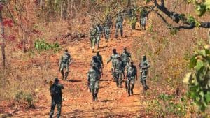 सुरक्षा बलों ने की कड़ी कार्रवाई, बीजापुर 12 नक्सलियों को मार गिराया, मुठभेड़ में तीन जवान शहीद