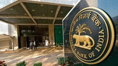 रुपए में हो रही ऐतिहासिक गिरावट के बीच RBI ने लिया बड़ा निर्णय! क्या इससे फिर लौटेगी रौनक?