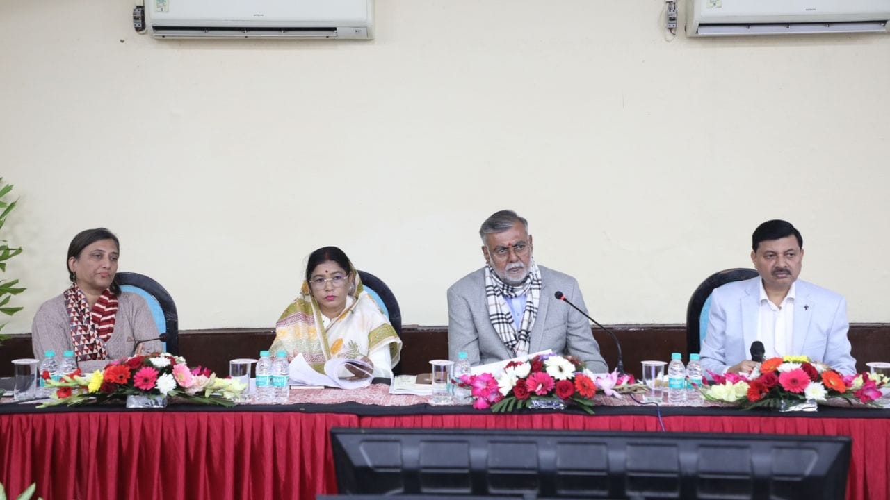 MP News : भागीरथपुरा की घटना के बाद अब ग्रामीण क्षेत्रों में भी होगी पेयजल व्यवस्था की जाँच, प्रह्लाद पटेल ने दिए निर्देश