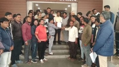 आउटसोर्स और अस्थायी कर्मियों के हक में सड़कों पर उतरी सीटू, सीएम के नाम सौंपा ज्ञापन, उग्र आंदोलन की चेतावनी