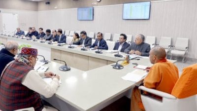मुख्यमंत्री योगी की वित्त विभाग के साथ समीक्षा बैठक, अधिकारियों को दिए ये निर्देश